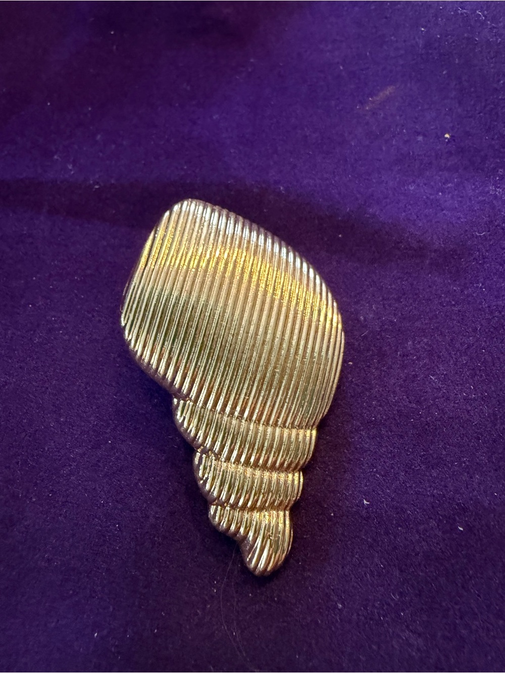 Vintage Gold Tone Seashell Hair Barrette Ribbed Shell Statement Clip